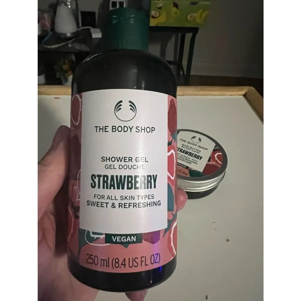 The Body Shop Strawberry Shower Gel & Body Butter - brand new